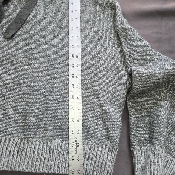 Ruby Moon Hoodie size L. Made out of 90% acrylic 9% nylon and 1% spandex - Picture 6 of 7